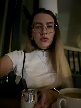 Amia mur online show from October 6, 5:07 pm