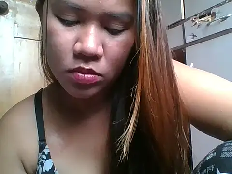 Bhubbles888 online show from February 18, 4:55 am