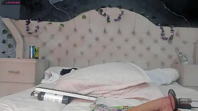 AmbarFoxx  online show from April 11, 6:41 am