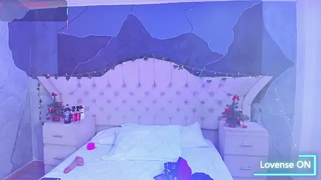 AmbarFoxx  online show from December 4, 7:10 am