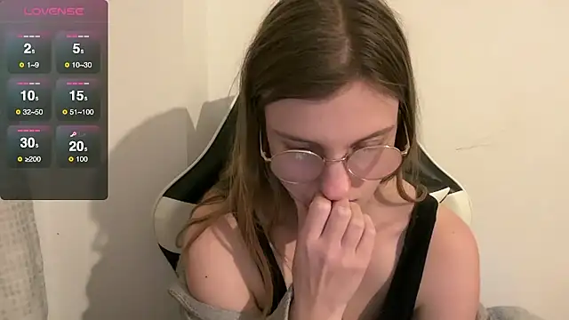 BustyKellyXXX online show from January 10, 8:35 pm