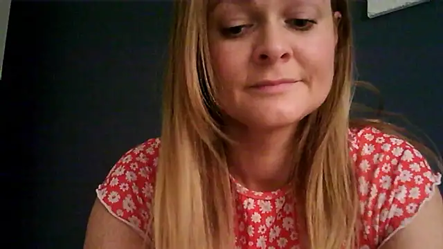 Snapshot of Ginger-bb chatting on October 15, 7:44 am Ginger-bb online show from October 15, 7:44 am