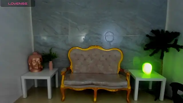 venuss09 s online show from October 30, 3:57 pm