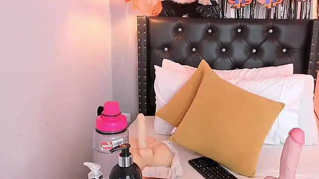 lucia-cute online show from October 27, 7:19 pm