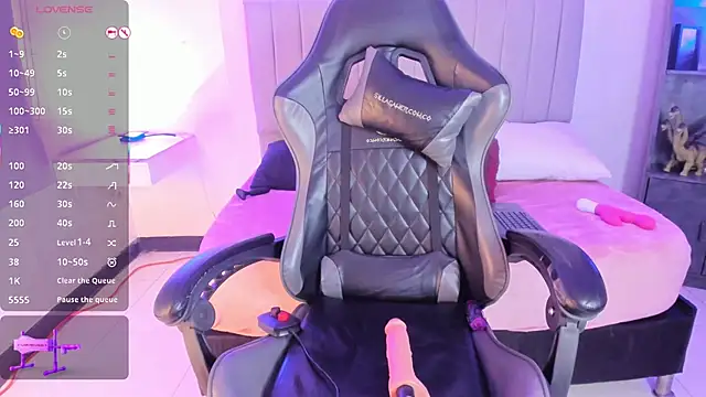 Scarlett21   online show from December 13, 7:53 pm