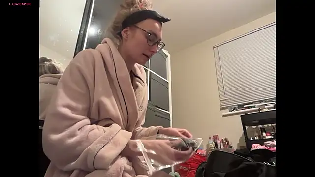 harleyblair online show from November 23, 7:04 pm