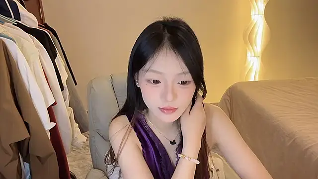 Robin-o3 online show from November 25, 3:58 pm