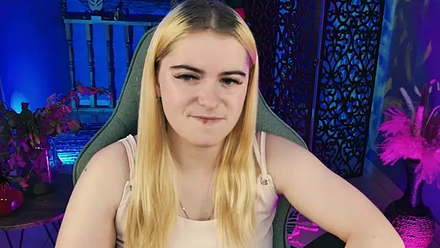 Stef Nicks online show from October 11, 10:53 am