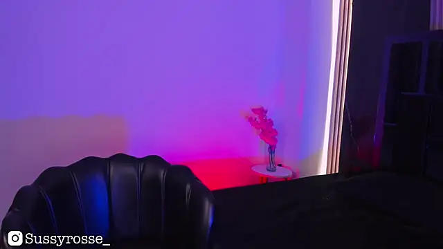 Snapshot of Sussyrosse_ chatting on September 22, 9:02 pm Sussyrosse  online show from September 22, 9:02 pm