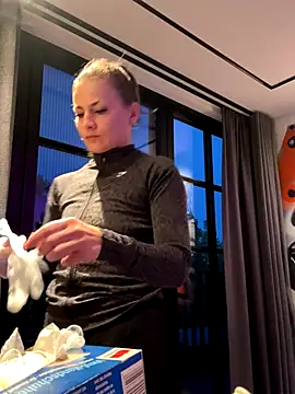 IsabellaEtha online show from October 28, 4:35 pm