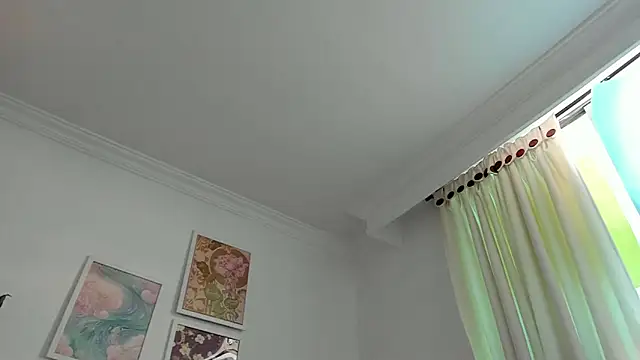 canelleGarces online show from April 12, 1:03 pm