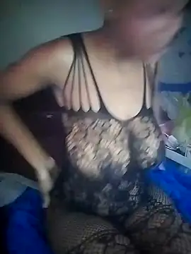 Seductive Yellow Titties online show from September 18, 8:02 am