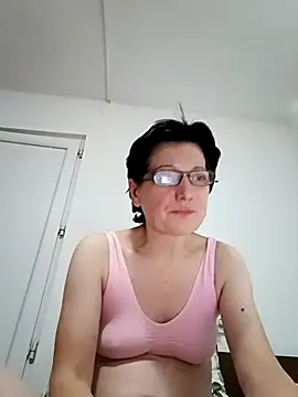 Vera Elle online show from October 23, 6:25 pm