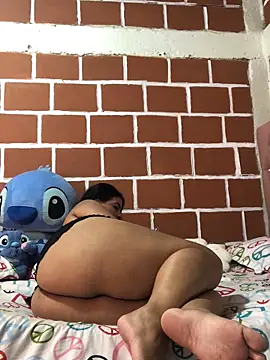 Rachellcooperrr online show from April 5, 6:18 pm