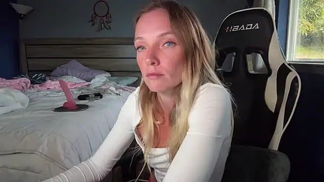 ajmiller25 online show from April 10, 2:06 am