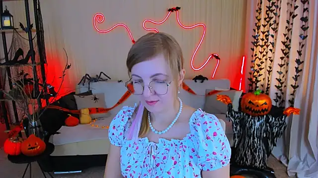 YourUniverser online show from October 25, 11:18 am