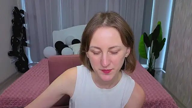 LuluChiiii online show from November 8, 11:26 am