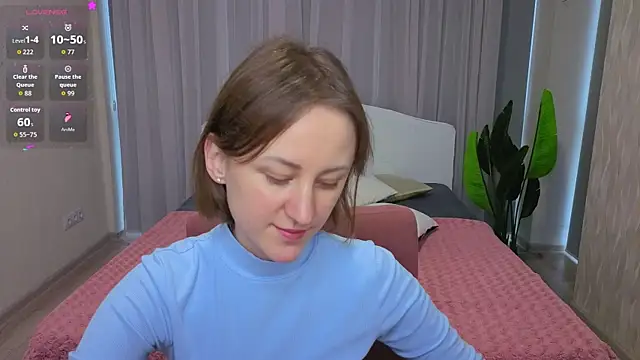 LuluChiiii online show from December 4, 12:51 pm