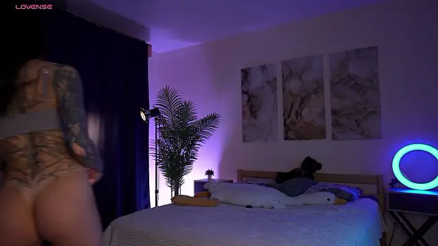 Alise Eve  online show from February 17, 1:16 am