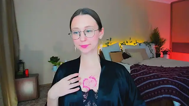 YourLovellyStory online show from January 31, 7:11 pm