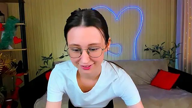 YourLovellyStory online show from July 4, 12:34 pm