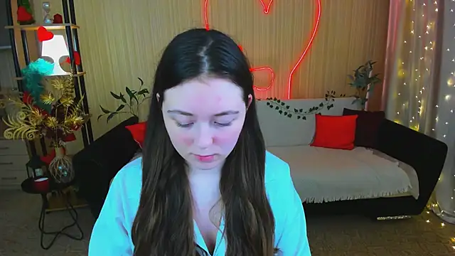 AlluringLookk online show from April 19, 6:32 pm