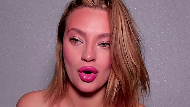 OliviaReece online show from November 23, 5:54 am