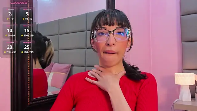 Emilia Bons online show from March 17, 1:26 pm