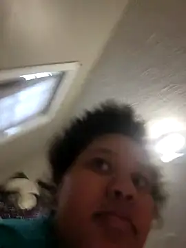 chocolate bella online show from April 4, 1:32 pm