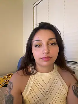 CharmingMaddie online show from April 9, 6:19 am