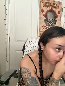 CharmingMaddie online show from February 26, 7:24 pm