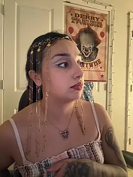 CharmingMaddie online show from March 15, 11:18 pm