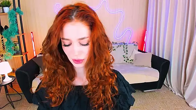 ChristinaConteeree online show from November 7, 7:30 pm