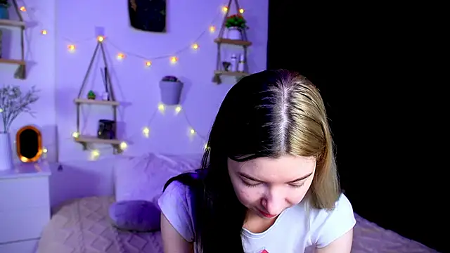 EmmieBlade online show from October 16, 7:27 pm