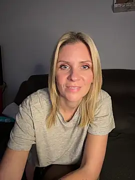 Lexi-Lux-X online show from November 15, 2:18 pm