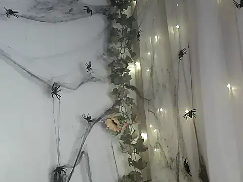 angelainparis28 online show from October 31, 6:39 am