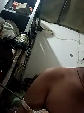 lavishalove online show from April 16, 9:20 am