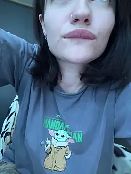 SaraLow online show from March 22, 1:06 pm