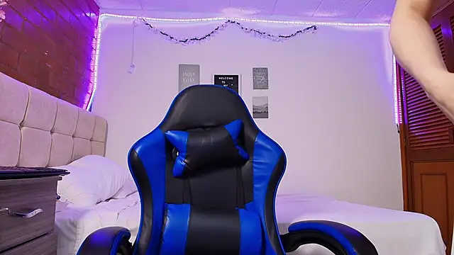 dulce mariaa    online show from September 10, 1:44 pm