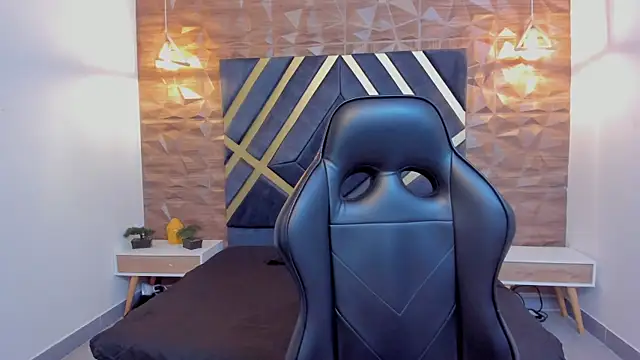 Emmaa white  online show from November 11, 5:21 pm