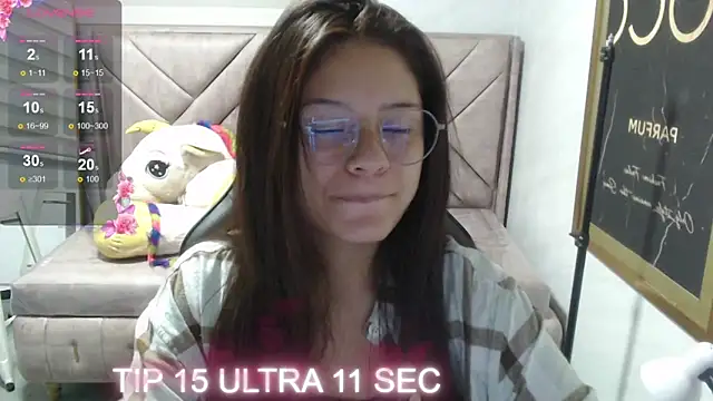 Velvet Moon V online show from December 5, 1:45 pm