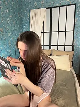 madi snow online show from February 21, 6:36 am