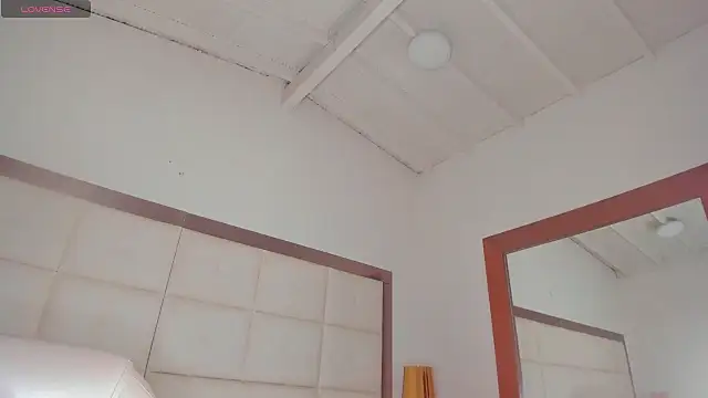 Emmy jacksson online show from December 18, 9:08 pm