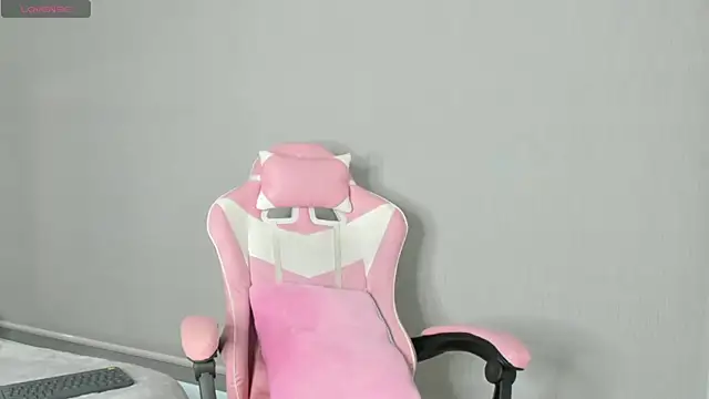 kendal hot01 online show from November 21, 1:13 pm