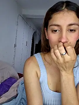 Snapshot of aytanna_torrez chatting on September 27, 6:37 pm aytanna torrez online show from September 27, 6:37 pm