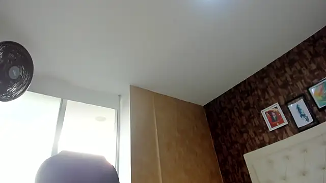 sweet  vanessa1 online show from March 7, 10:28 pm