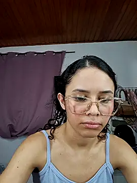 Snapshot of Britany_Sweety chatting on October 18, 8:54 pm Britany Sweety online show from October 18, 8:54 pm