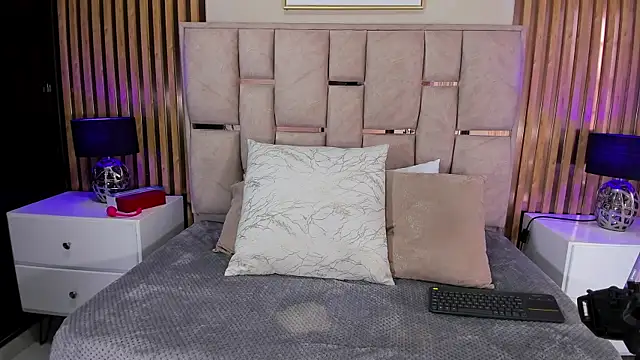 Snapshot of Britany_Sweety chatting on September 17, 7:23 pm Britany Sweety online show from September 17, 7:23 pm