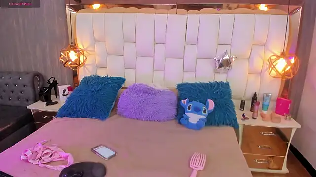 Foxxy Doll online show from March 25, 3:04 pm