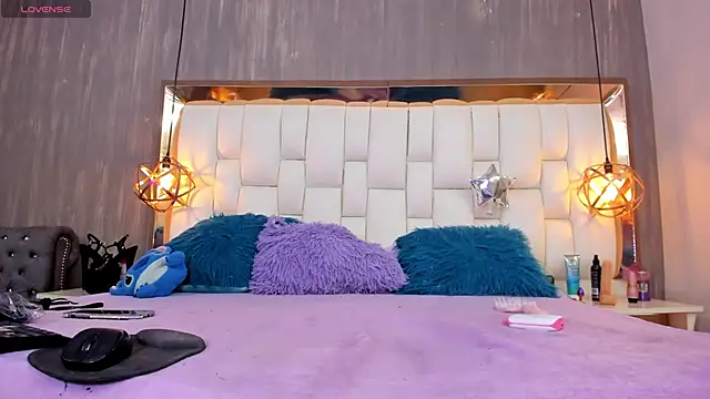 Foxxy Doll online show from February 5, 5:38 pm